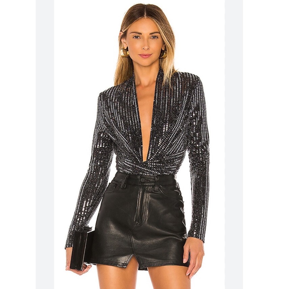 ASTR The Label With A Twist Bodysuit in Mirror Sequin Deep V-Neck Bodysuit Small